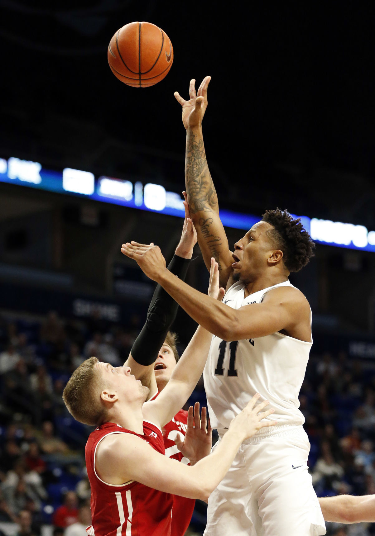 Badgers 71, Nittany Lions 52